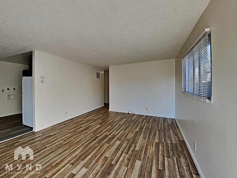 1277 Arnold Dr — Photo 3