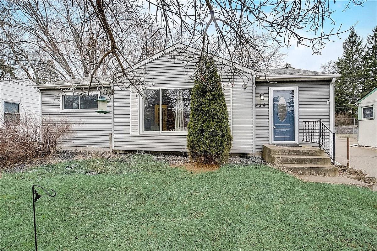 534 Larpenteur Ave E Saint Paul MN 55117 Zillow