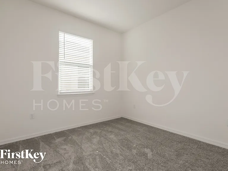 138 Windsor Reserve Dr — Photo 15