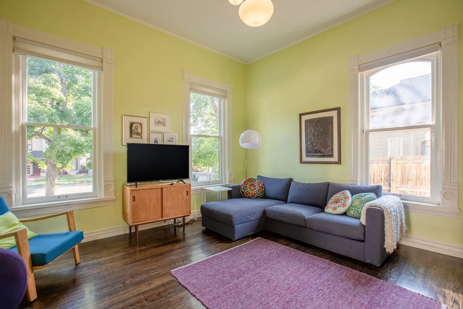 2 bed, 1.0 bath, 1291 sqft, $3,033 — Photo 1