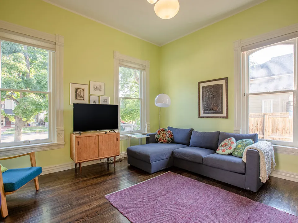 425 E 2nd Ave #ID1249829P