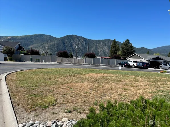 556 Village Drive, Manson, WA 98831