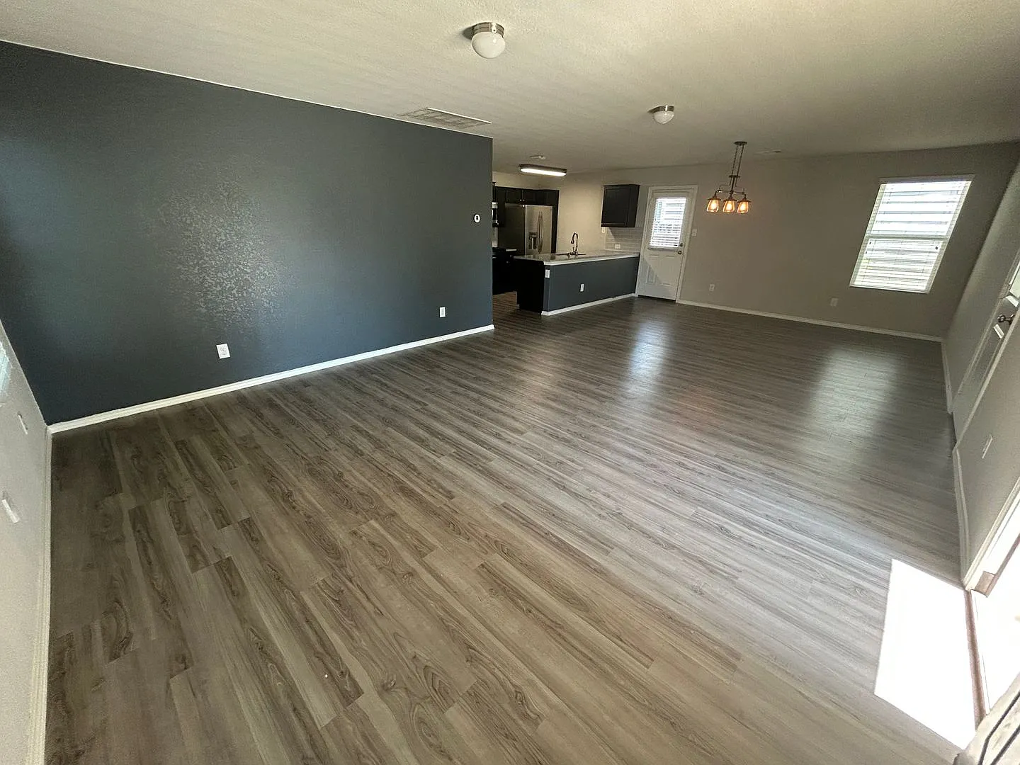 *Coming Soon* Spacious & Energy-Efficient Home With Beautiful Backyard Deck Near Utsa! — Photo 4