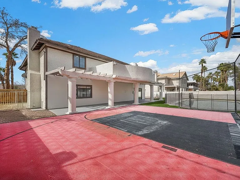 3382 Montessouri St — Photo 41