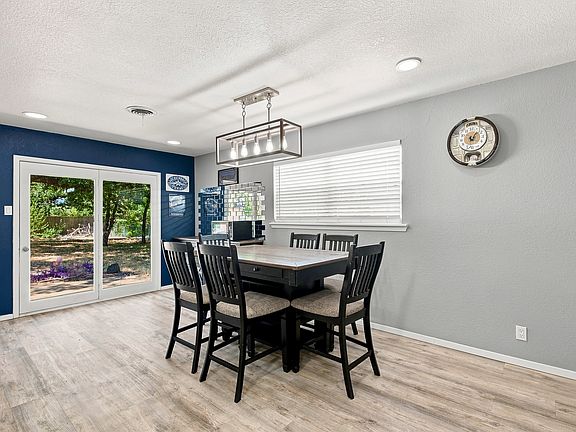 5th image of 810 Arthur Dr