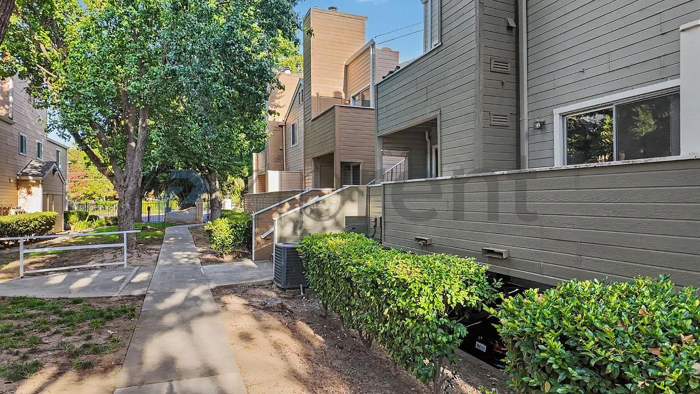 1 bed, 688 sqft, $1,700 — Photo 4