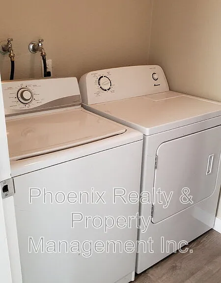 1362 Tipperary St — Photo 7