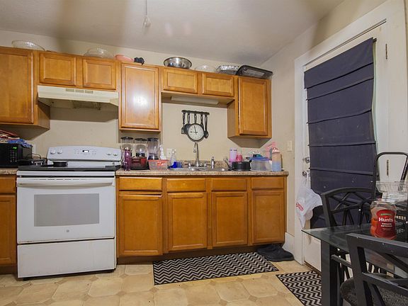 2nd image of 1719 Broad St