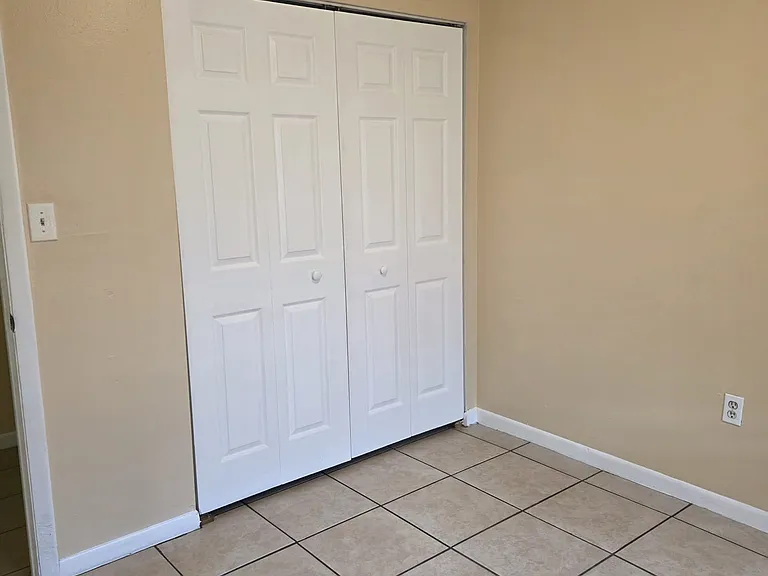 3421 Whittier St #B — Photo 8