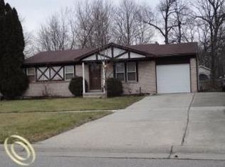 5993 Big Pine Dr, Ypsilanti, MI 48197