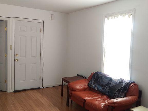 2nd image of 605 Nassau St #2