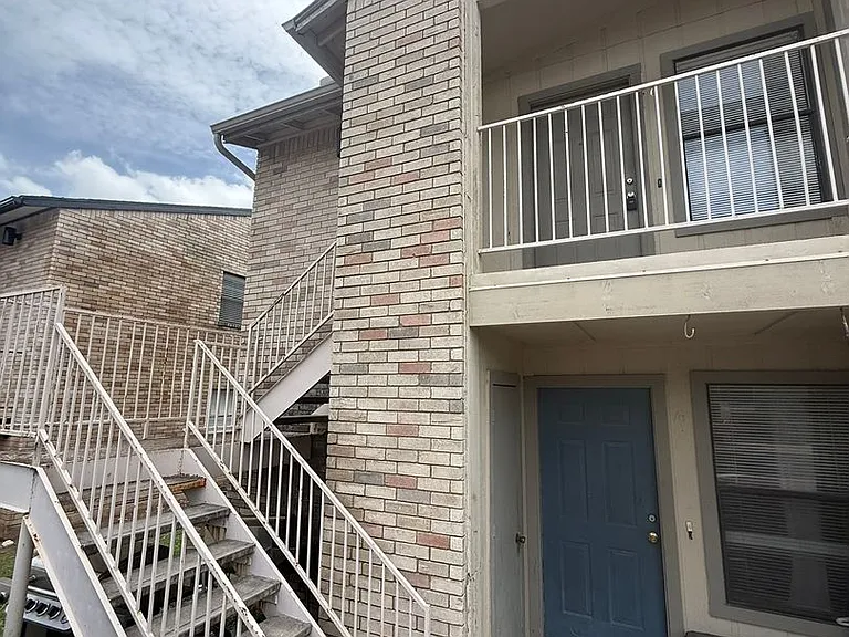 5501 Rose Hill Cir — Photo 1