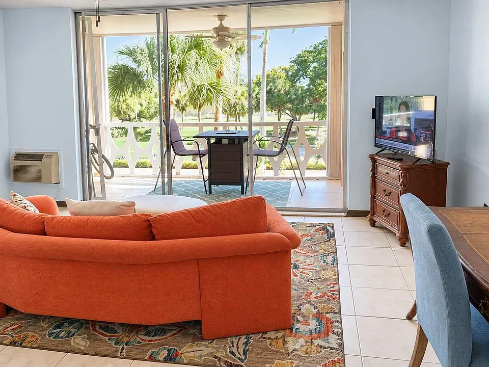 15 S Golfview Rd #305