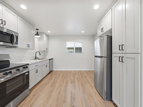 2nd image of 849 West St #835
