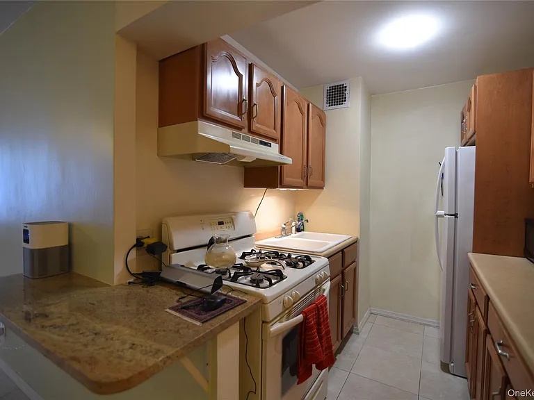 5440 Little Neck Pkwy #1A — Photo 14