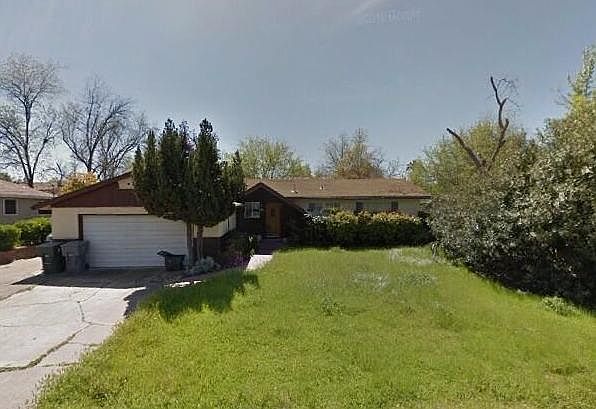 1st image of 634 Whyte Ave