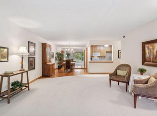 7250 Lewis Ridge Pkwy APT 102, Edina, MN 55439