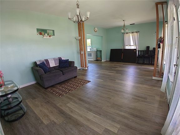 3rd image of 303 Elm St