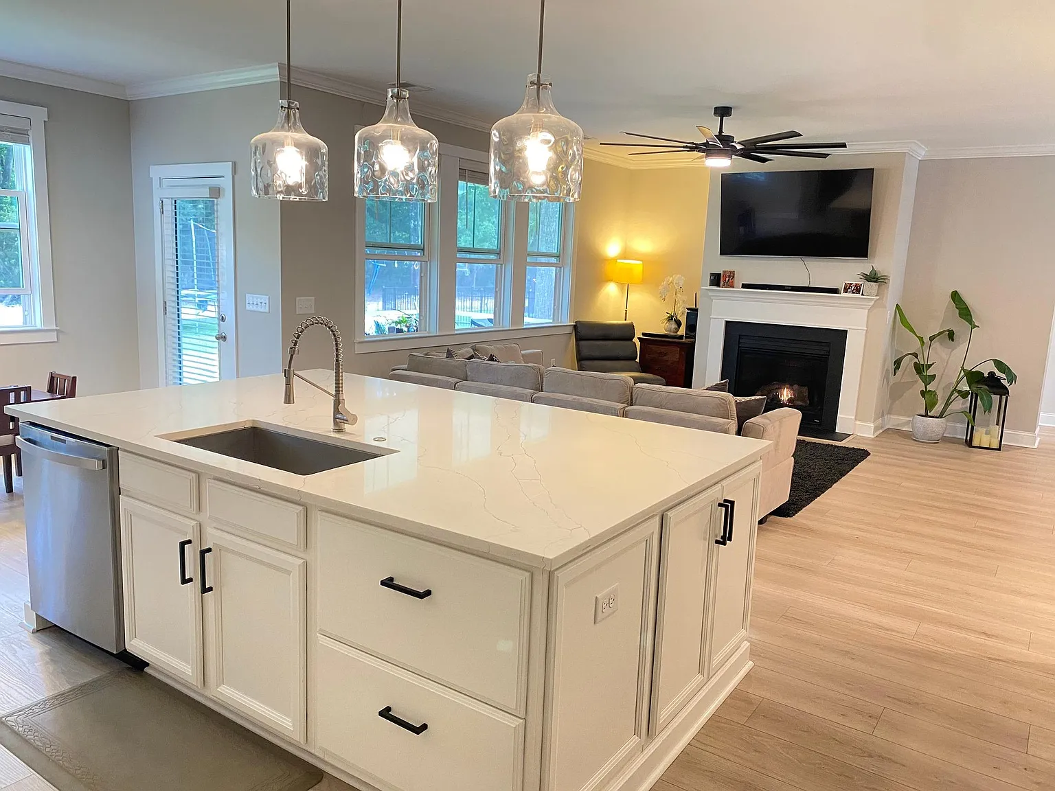5 bed, 4.5 bath, 3254 sqft, $3,400 — Photo 4