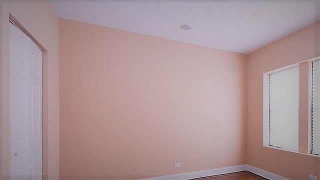 2nd image of 2218 W Thome Ave APT 1N