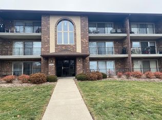 7535 Sheridan Dr APT 1B, Willowbrook, IL