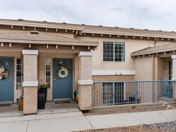 875 Sahali Ter #307, Kamloops, BC V2C 6W8