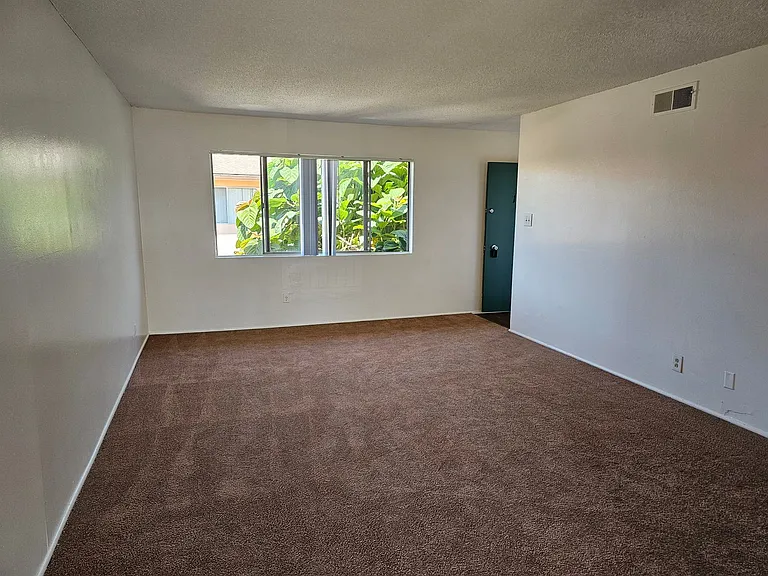 1414 W McFadden Ave — Photo 17