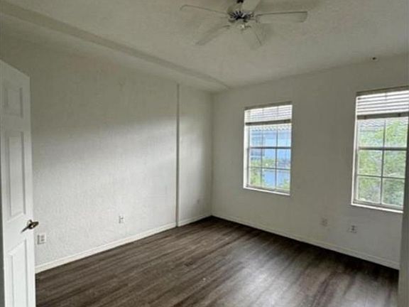 5th image of 701 SW 148th Ave
