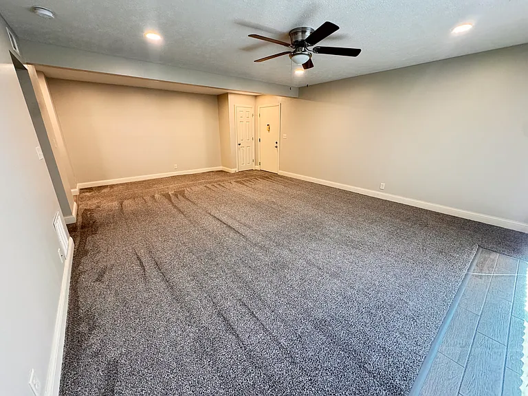 4404 S 27th St #8 — Photo 8