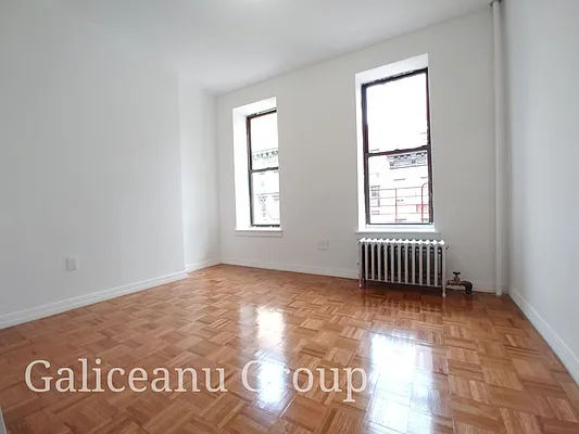 Rented by Lexington Real Estate Group | media 32