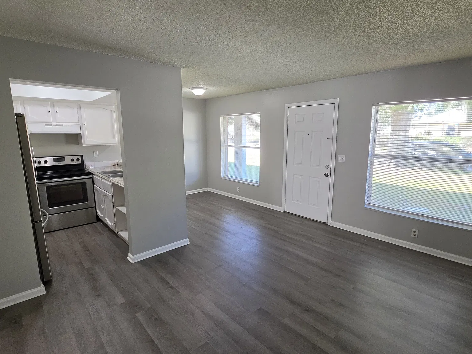 1802 Barton Dr — Photo 3