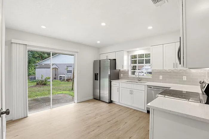 1119 Laurel Oaks Ct — Photo 5