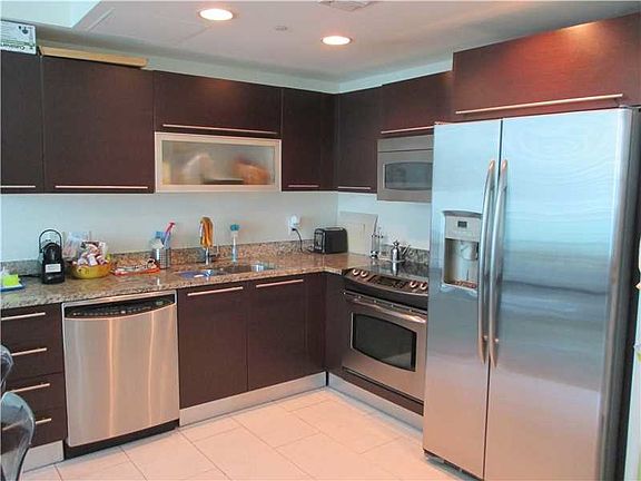 3rd image of 950 Brickell Bay Dr APT 2508