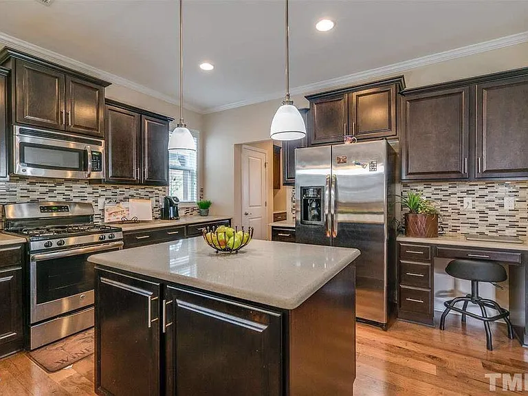 1114 Oatney Ridge Ln — Photo 2