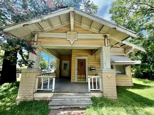 107 8th St NE, Paris, TX 75460