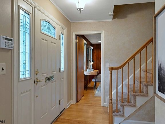 4th image of 7 Sharon Rd