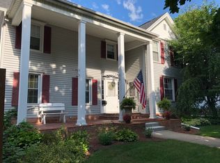 208 S Oakland St, Saint Johns, MI