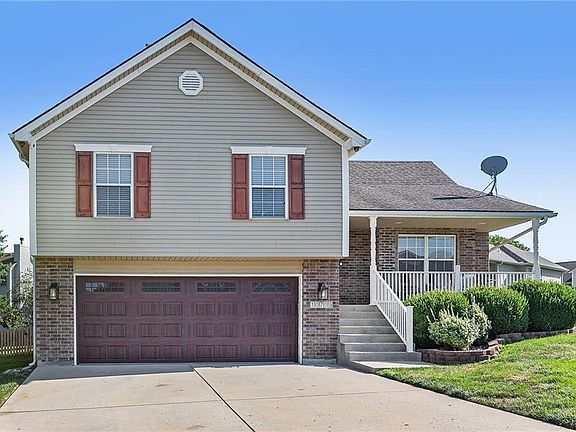 3rd image of 10709 Wagon Trail Ct
