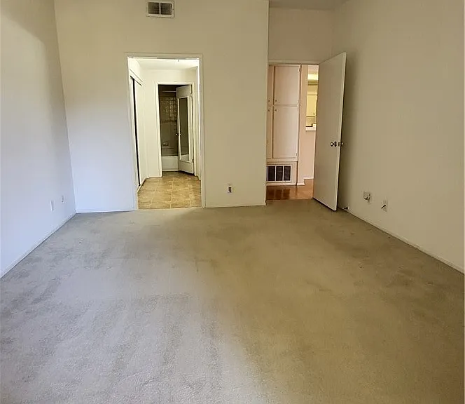 2571 Plaza Del Amo #109 — Photo 10