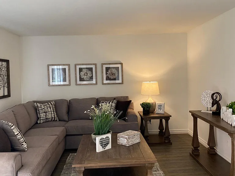 1 Bed - Living room