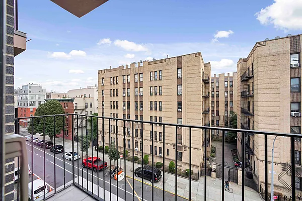 Rented by ERNY LLC | media 11