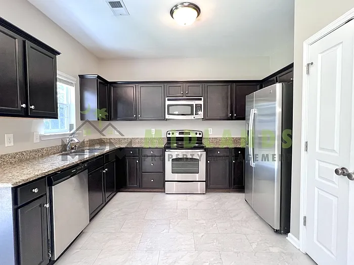 464 Edenhall Dr — Photo 14