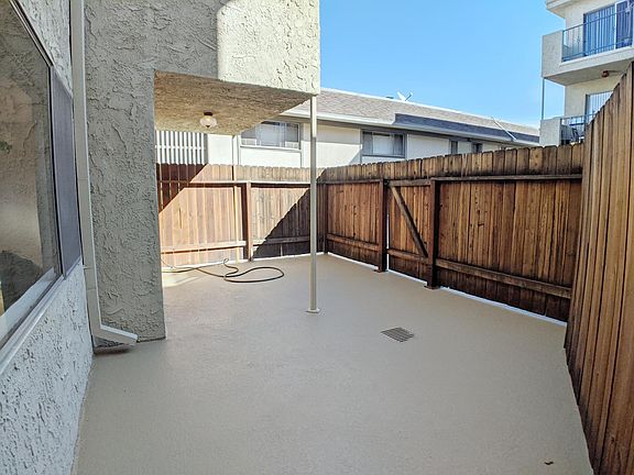 4th image of 350 S Oakland Ave Unit 111