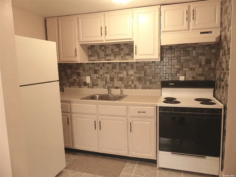 39 Altmar Ave — Photo 10