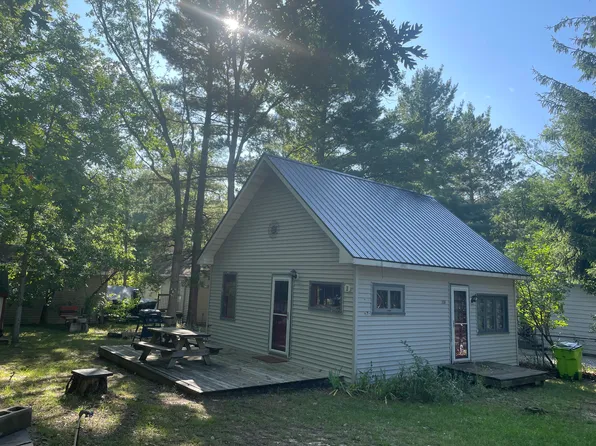 328 Eagle Ave, Roscommon, MI 48653