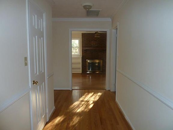 2nd image of 549 Viking Dr