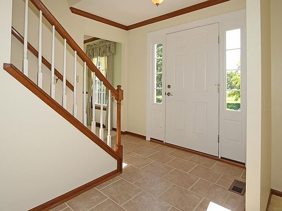 4th image of 11704 Laurelview Dr