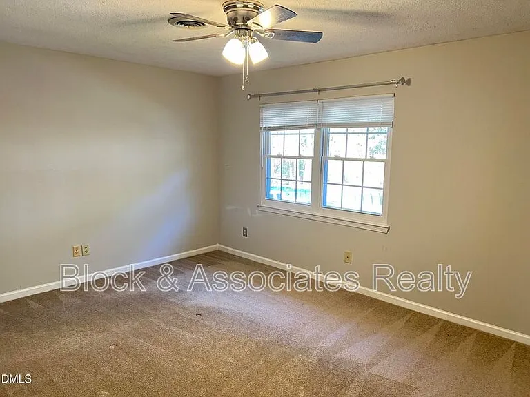 1333 Springlawn Ct — Photo 8