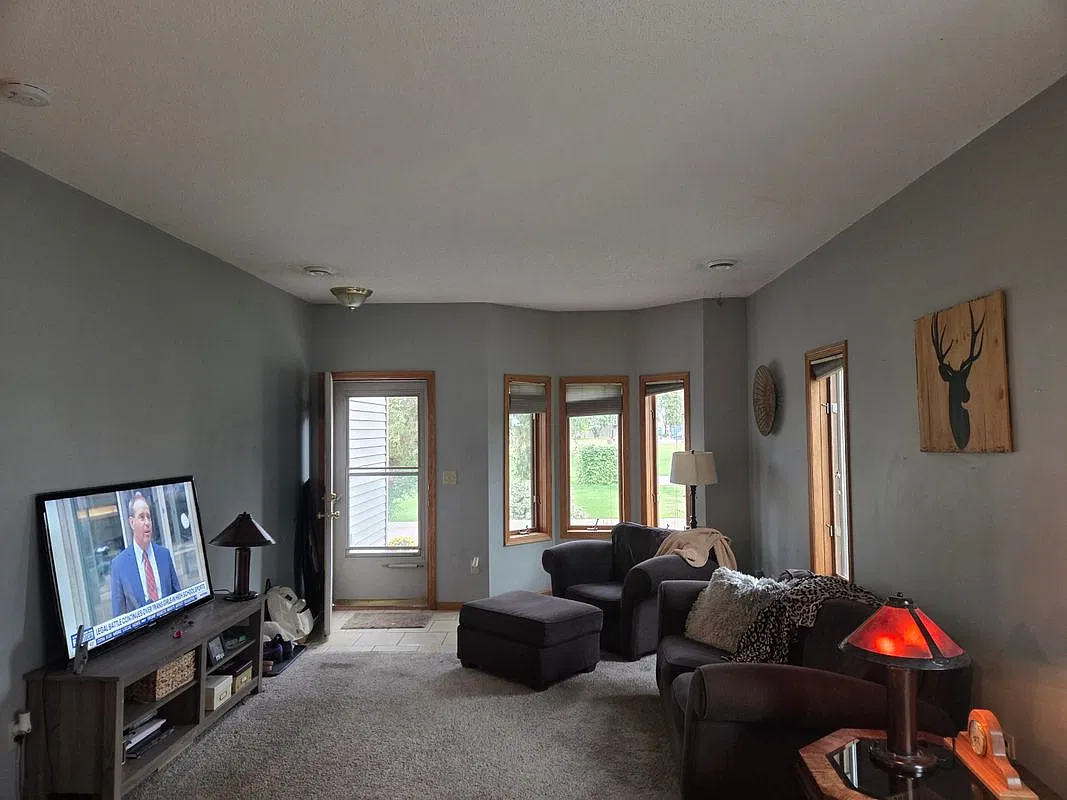 3 bed, 2.0 bath, 1536 sqft, $1,950 — Photo 2
