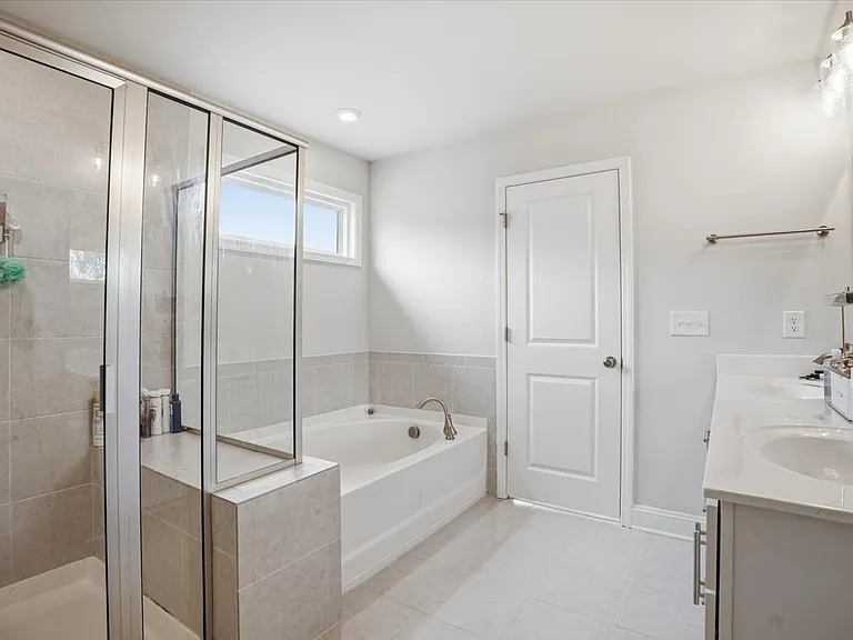 3725 Topsail Ct — Photo 27